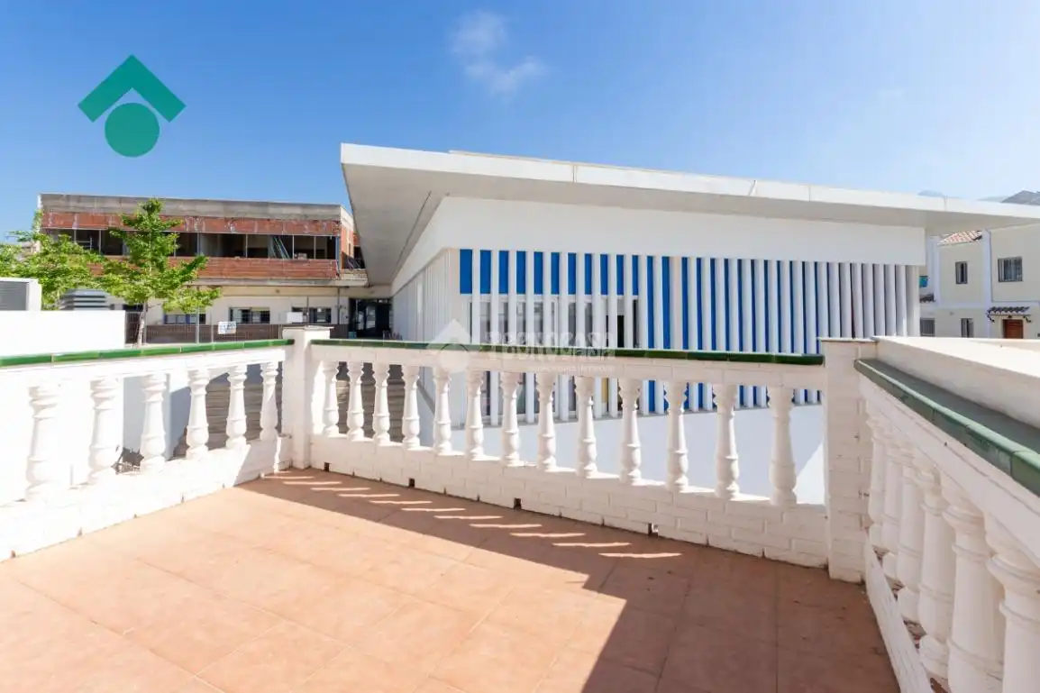 Vista exterior de Casa adosada en venta en Nerja con Aire acondicionado y Balcón