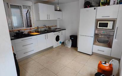 Cuina de Casa o xalet en venda en  Sevilla Capital amb Aire condicionat