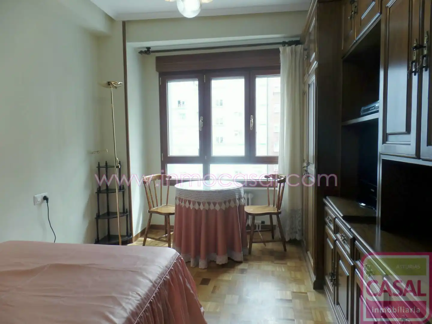 Schlafzimmer von Wohnung zur Miete in Oviedo  mit Heizung, Terrasse und Möbliert