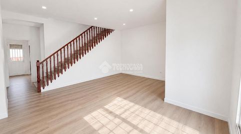 Foto 3 de Casa adosada en venta en Calle Manuel Estiarte, Guillena pueblo, Guillena