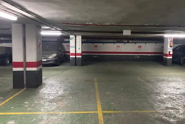 Parkplatz von Garage zur Miete in Zaragoza