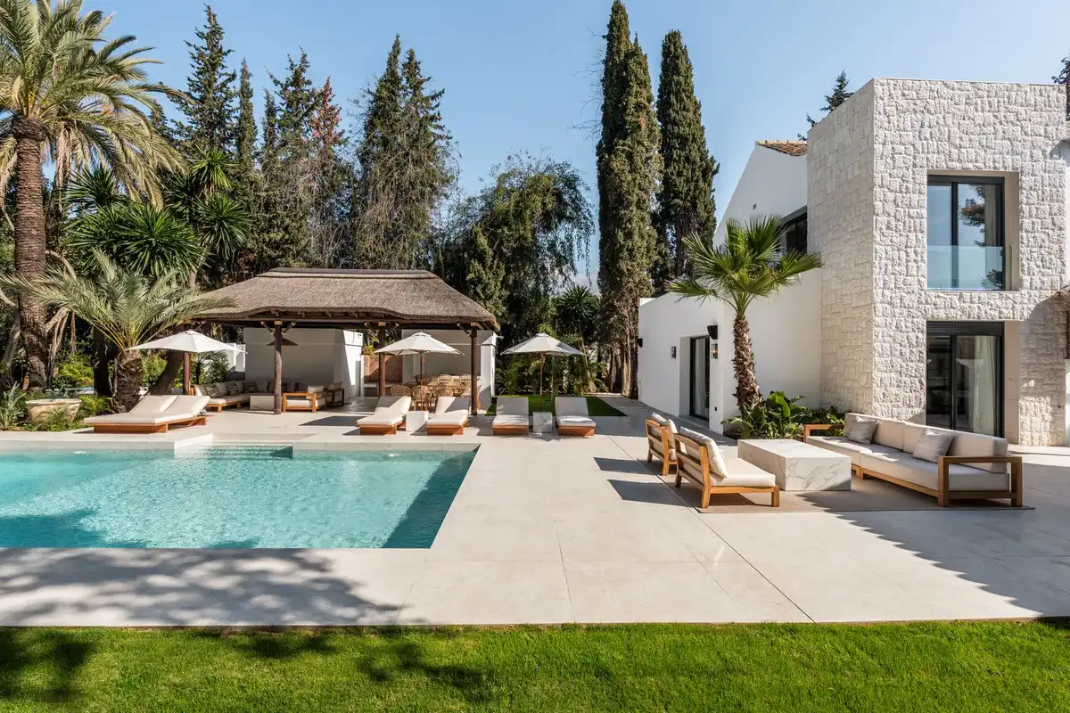 Chalet con piscina en venta en Nueva Andalucía, imagen 4