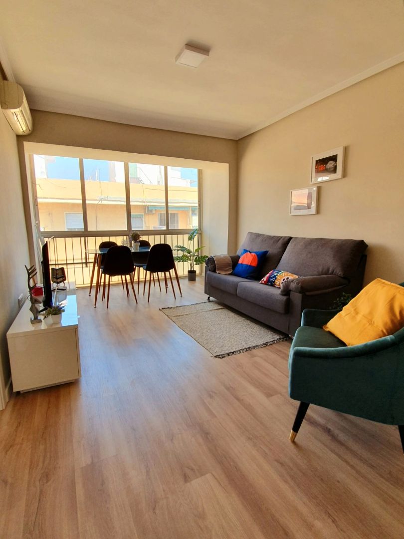 Living room of Flat to rent in  Valencia Capital  with Air Conditioner, Parquet flooring and Furnished