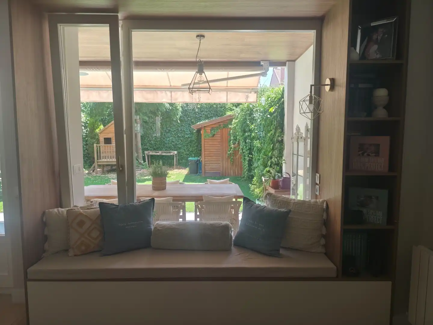 Terrasse von Einfamilien-Reihenhaus zum Verkauf in Algete mit Klimaanlage, Heizung und Privatgarten