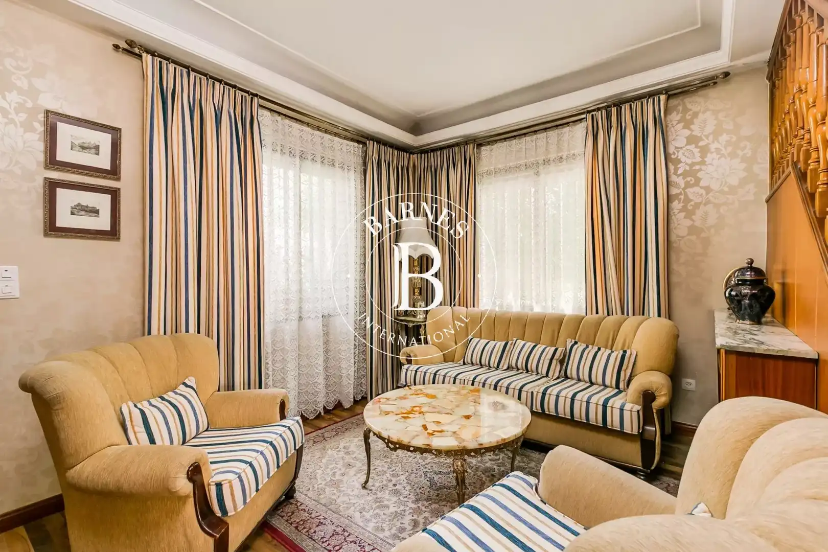 Sala d'estar de Casa o xalet en venda en Madrid amb Aire condicionat, Calefacció i Jardí privat