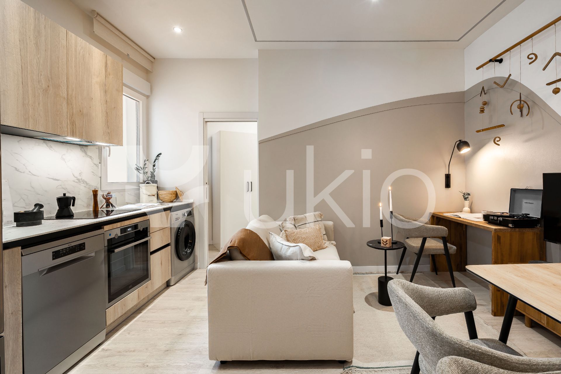 Sala d'estar de Apartament de lloguer en  Madrid Capital amb Aire condicionat, Calefacció i Moblat