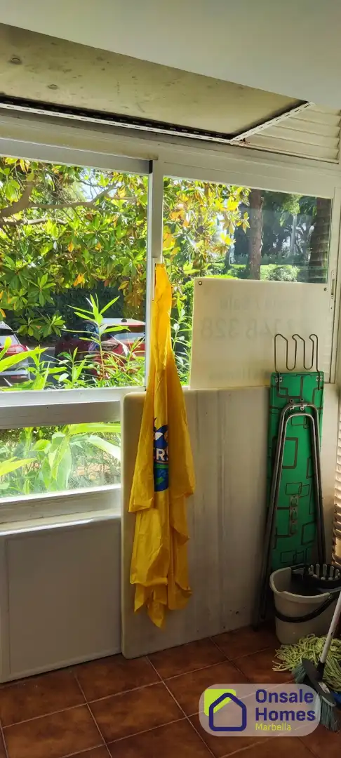 Wohnungen zum Verkauf in Marbella mit Terrasse, Abstellraum und Gemeinschaftspool