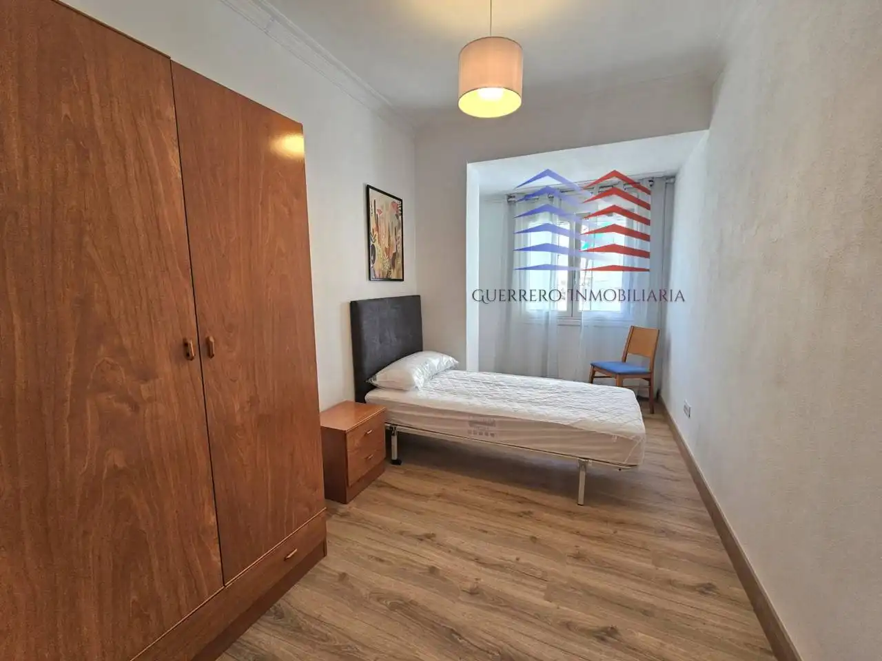 Habitación de Piso de alquiler en Ourense Capital  con Calefacción, Parquet y Alarma