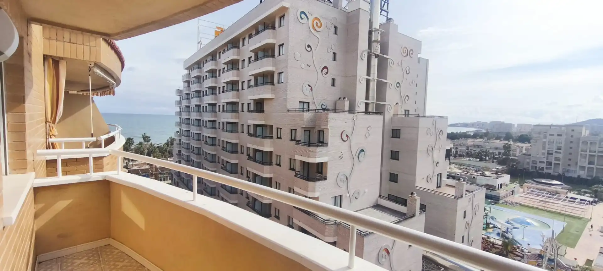 Apartment with terrace for sale in Carrer Amplaries 1, imagen 4