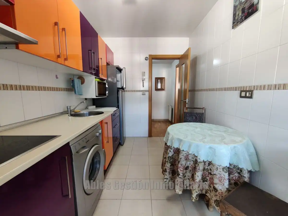 Cocina de Piso de alquiler en Oviedo  con Calefacción y Terraza