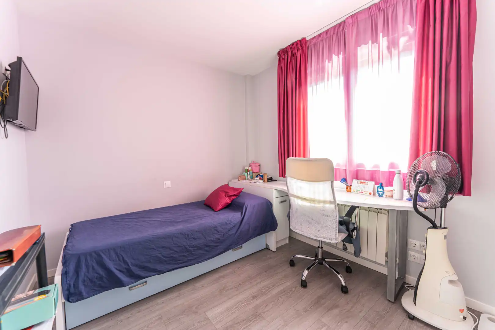 Bedroom of Attic for sale in Móstoles  with Air Conditioner, Terrace and Storage room