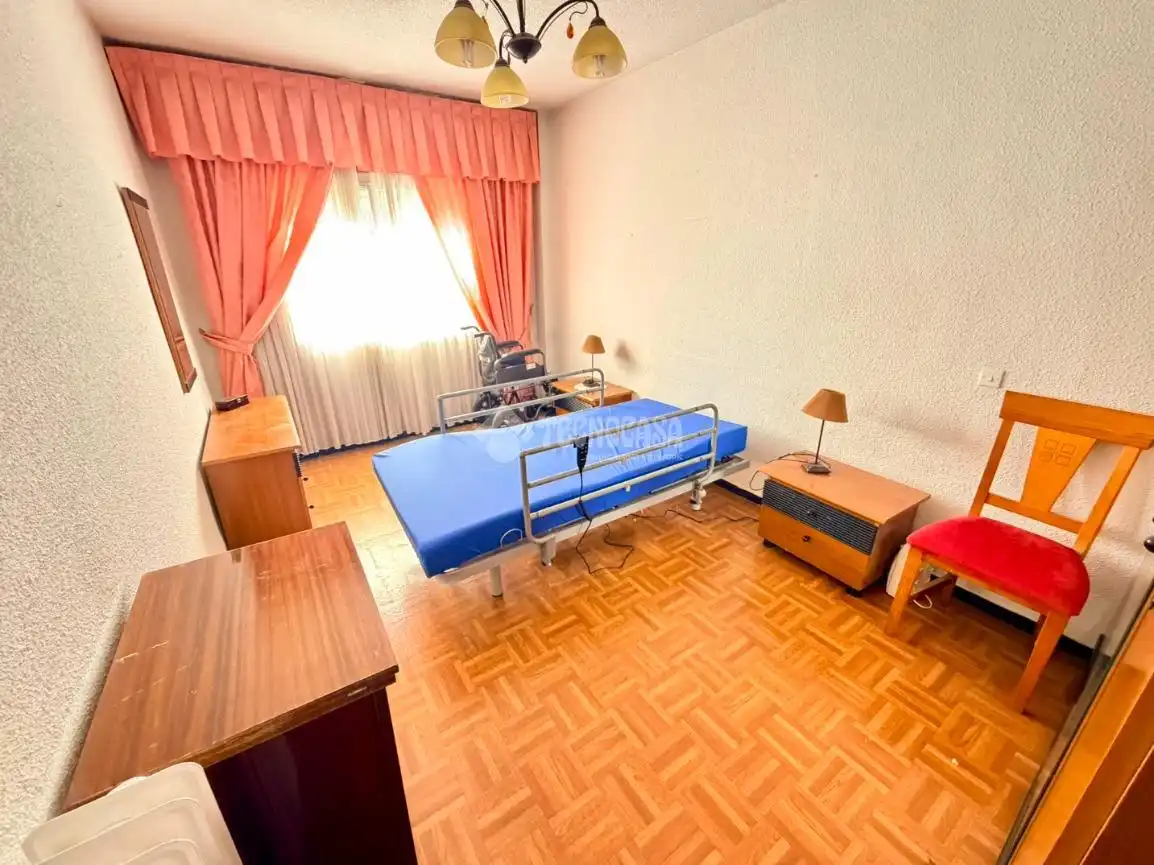 Habitación de Piso en venta en Pinto con Calefacción