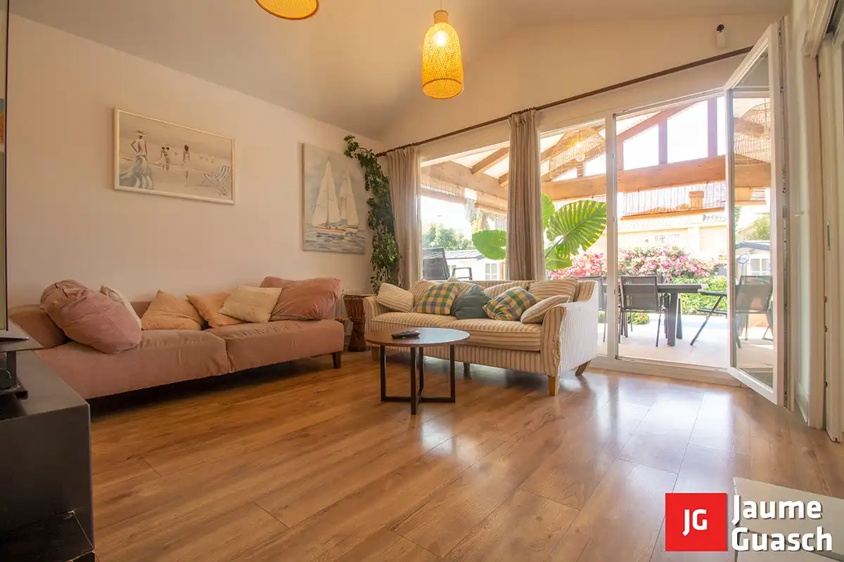 Sala de estar de Casa o chalet en venta en El Vendrell con Aire acondicionado, Calefacción y Jardín privado