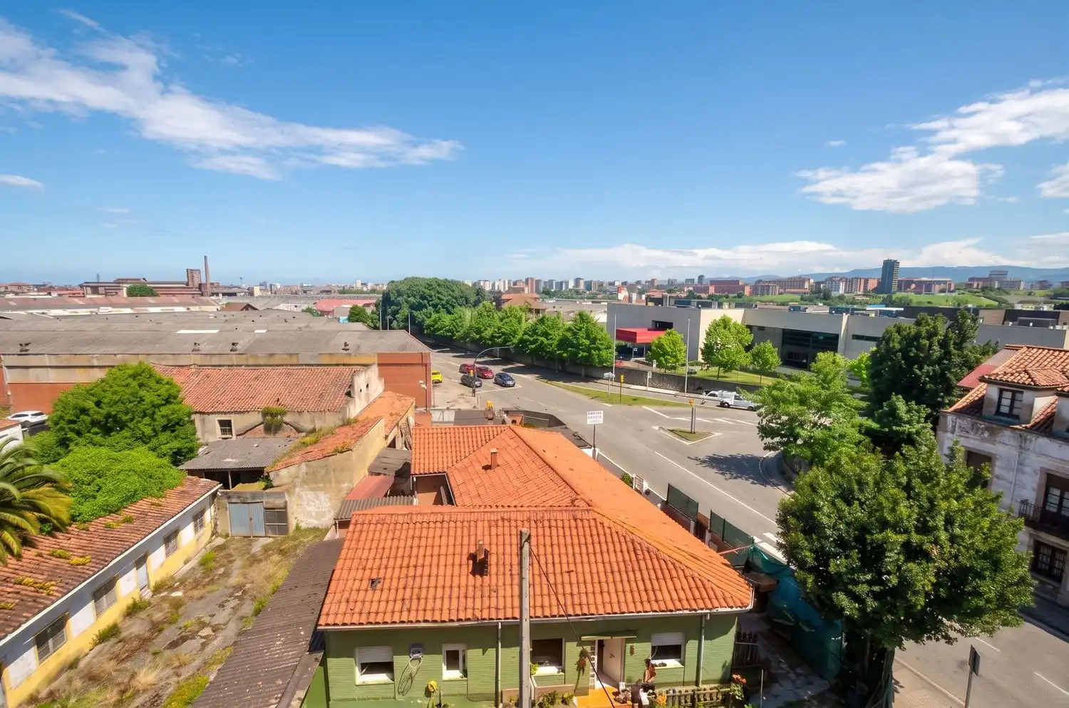 Vista exterior de Pis en venda en Gijón  amb Piscina