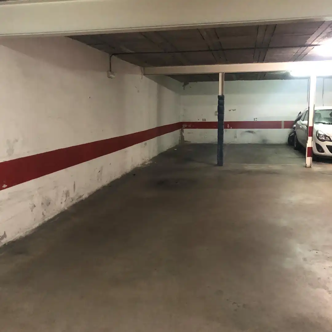 Aparcamiento en alquiler en Pont Major - Pedret - Campdorà, imagen 3