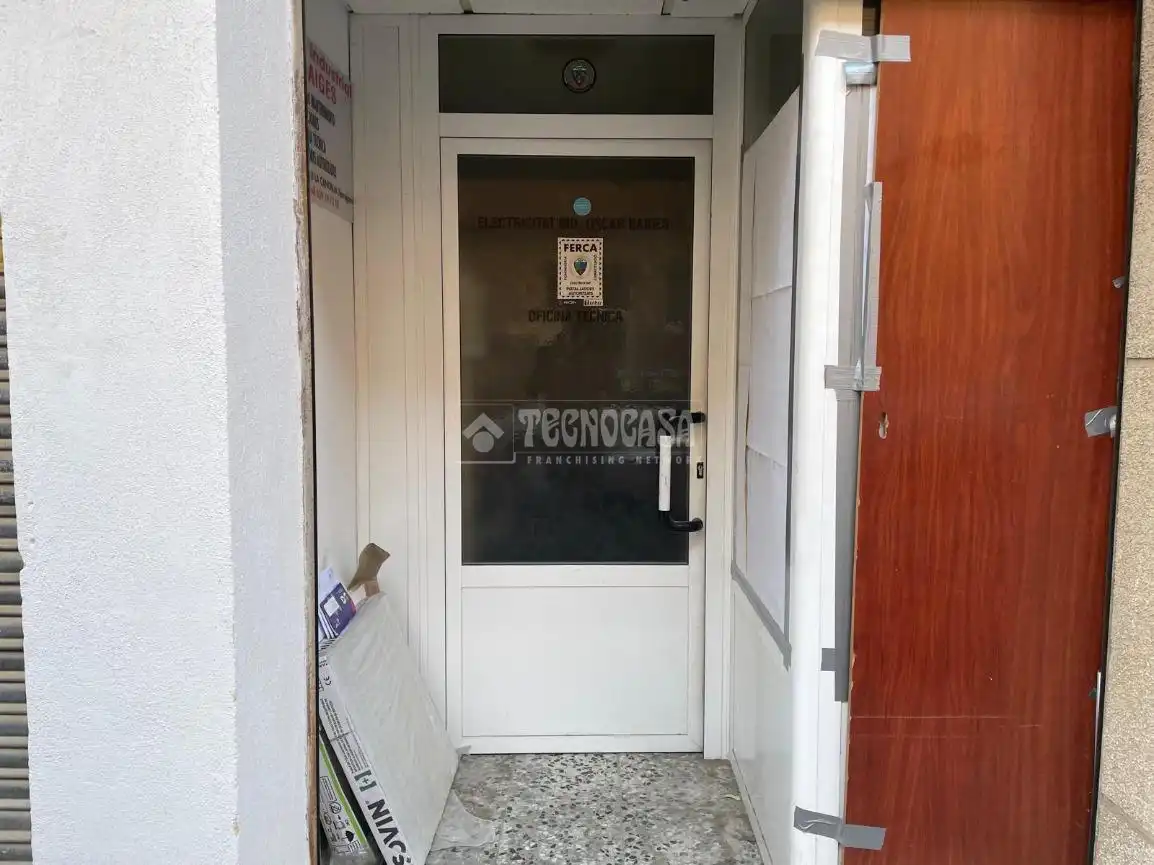 Locale commerciale in vendita a Carrer Escultor Figueres, imagen 5