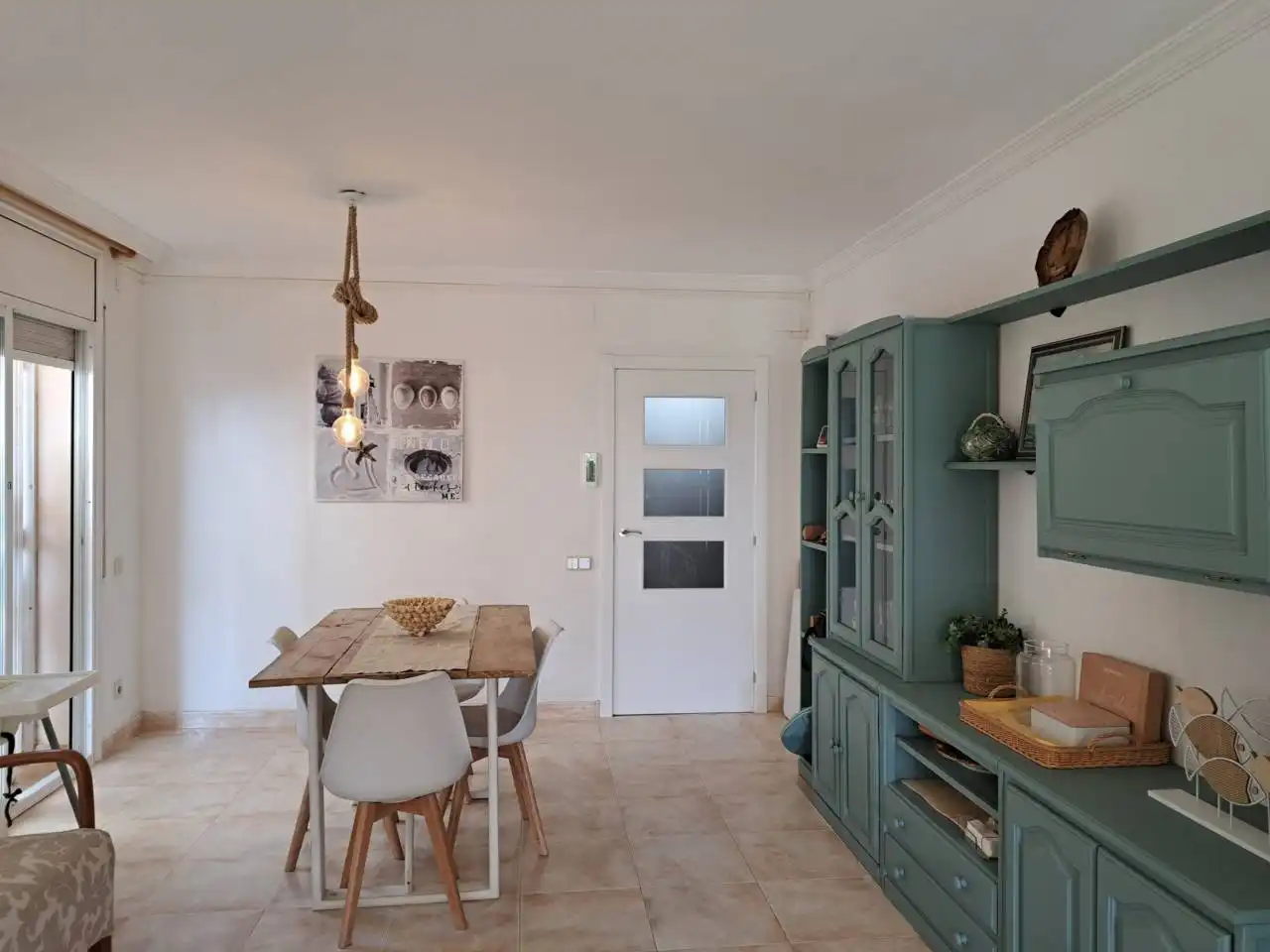 Esszimmer von Haus oder Chalet zur Miete in Vilanova i la Geltrú mit Klimaanlage, Heizung und Privatgarten