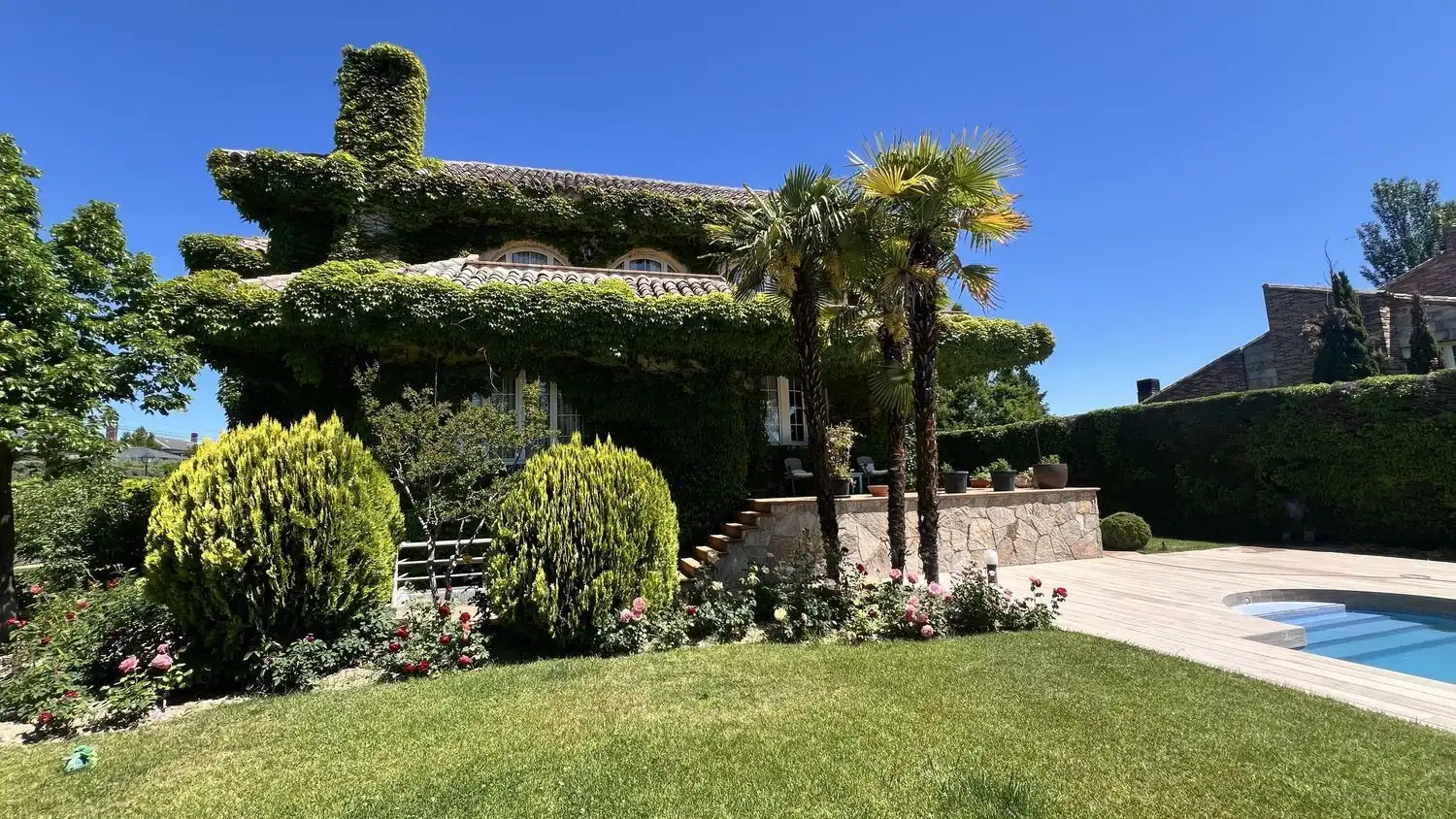 Vista exterior de Casa o xalet en venda en Villanueva de la Cañada amb Aire condicionat, Calefacció i Terrassa