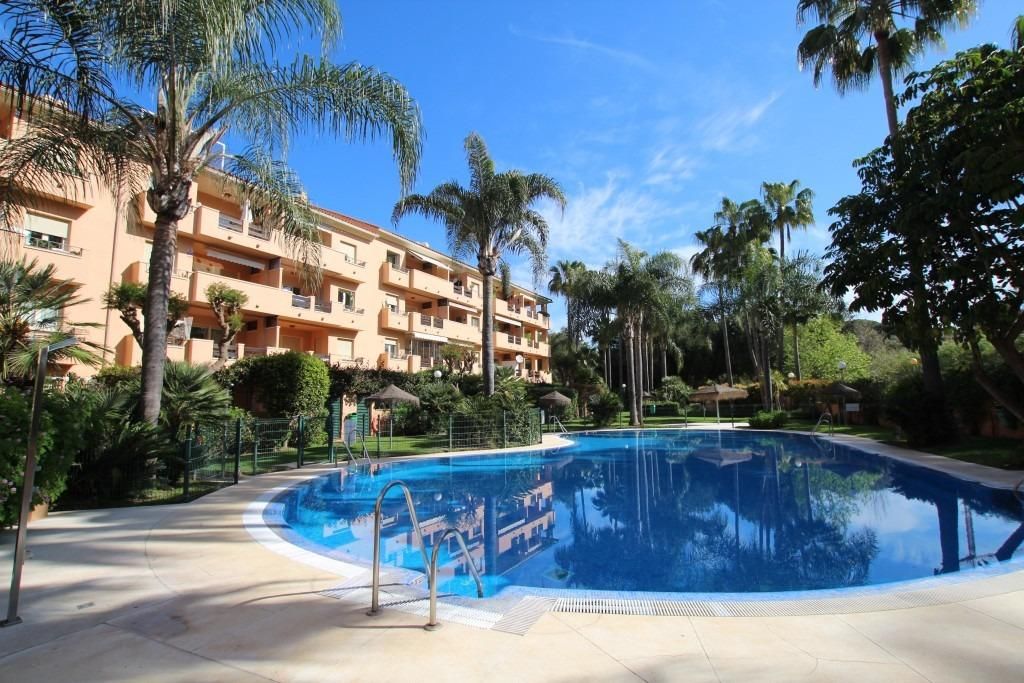 Exterior view of Apartment for sale in Sanlúcar de Barrameda  with Air Conditioner, Private garden and Parquet flooring