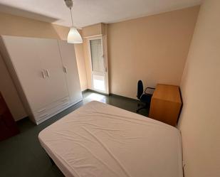 Bedroom of Flat to rent in  Jaén Capital