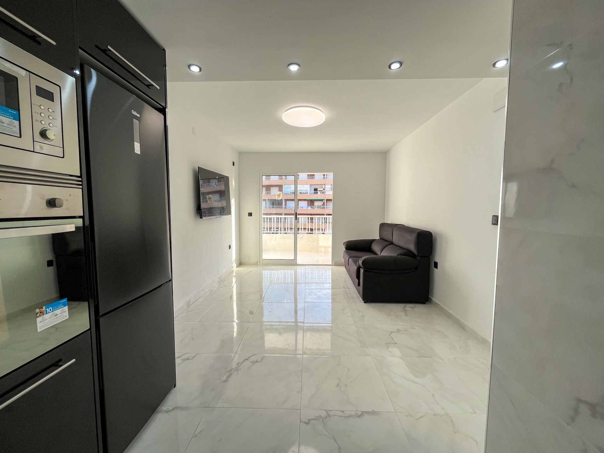 Living room of Flat for sale in Torrevieja  with Terrace, Furnished and Community pool