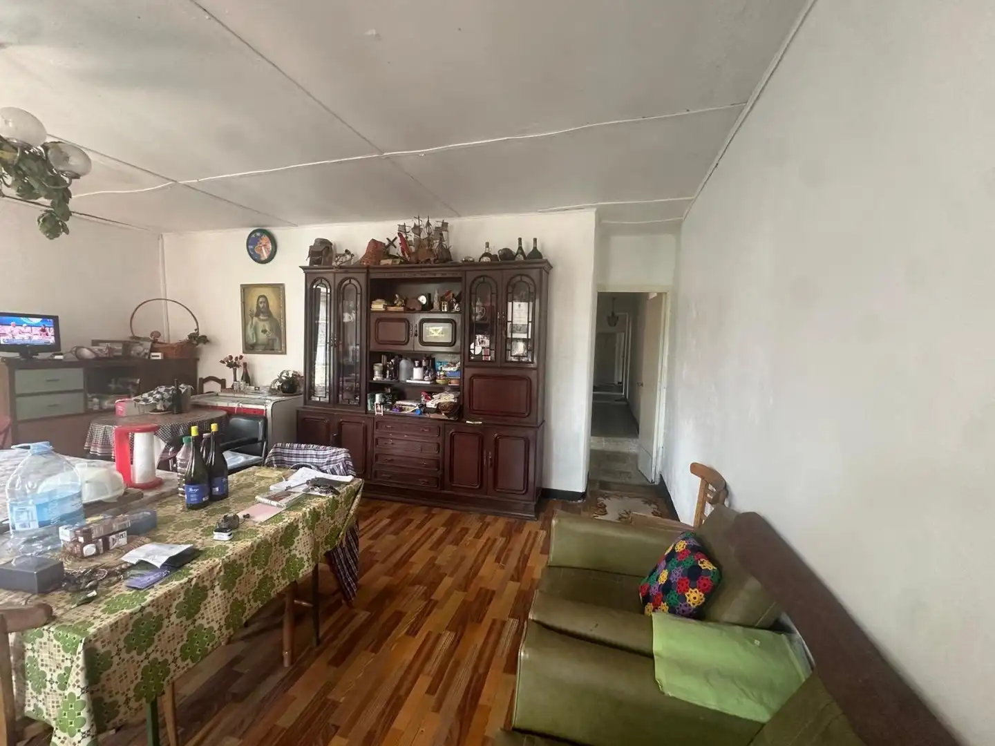 Sala d'estar de Casa adosada en venda en A Arnoia amb Moblat i Balcó