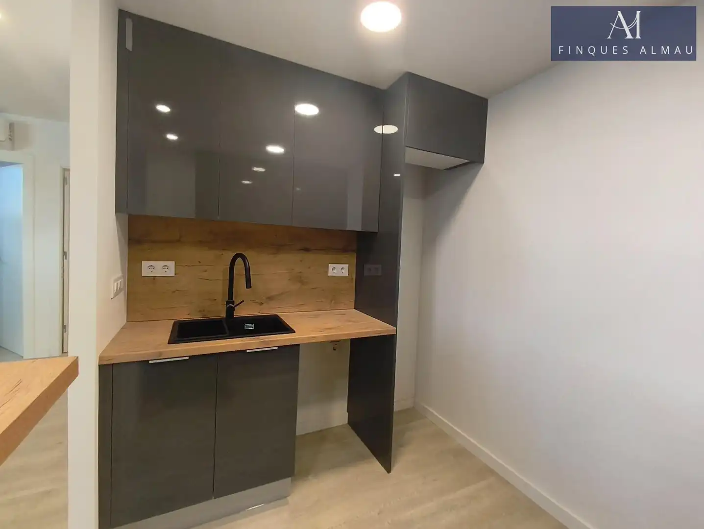 Ground floor for sale in Centre Vila, imagen 4