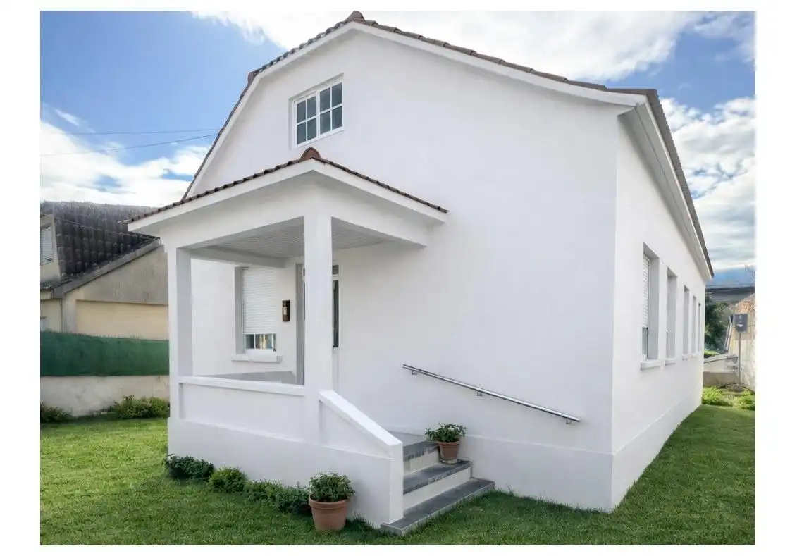 Außenansicht von Haus oder Chalet zum Verkauf in Vigo  mit Heizung, Privatgarten und Abstellraum