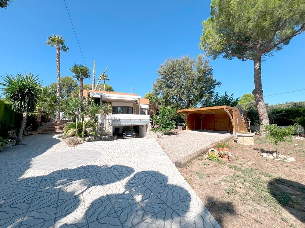Vista exterior de Casa o xalet en venda en Valls amb Aire condicionat, Calefacció i Terrassa