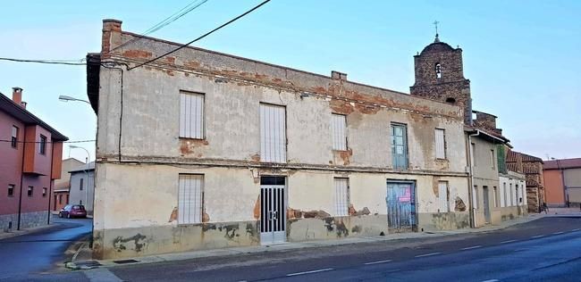 Exterior view of Country house for sale in San Justo de la Vega  with Private garden
