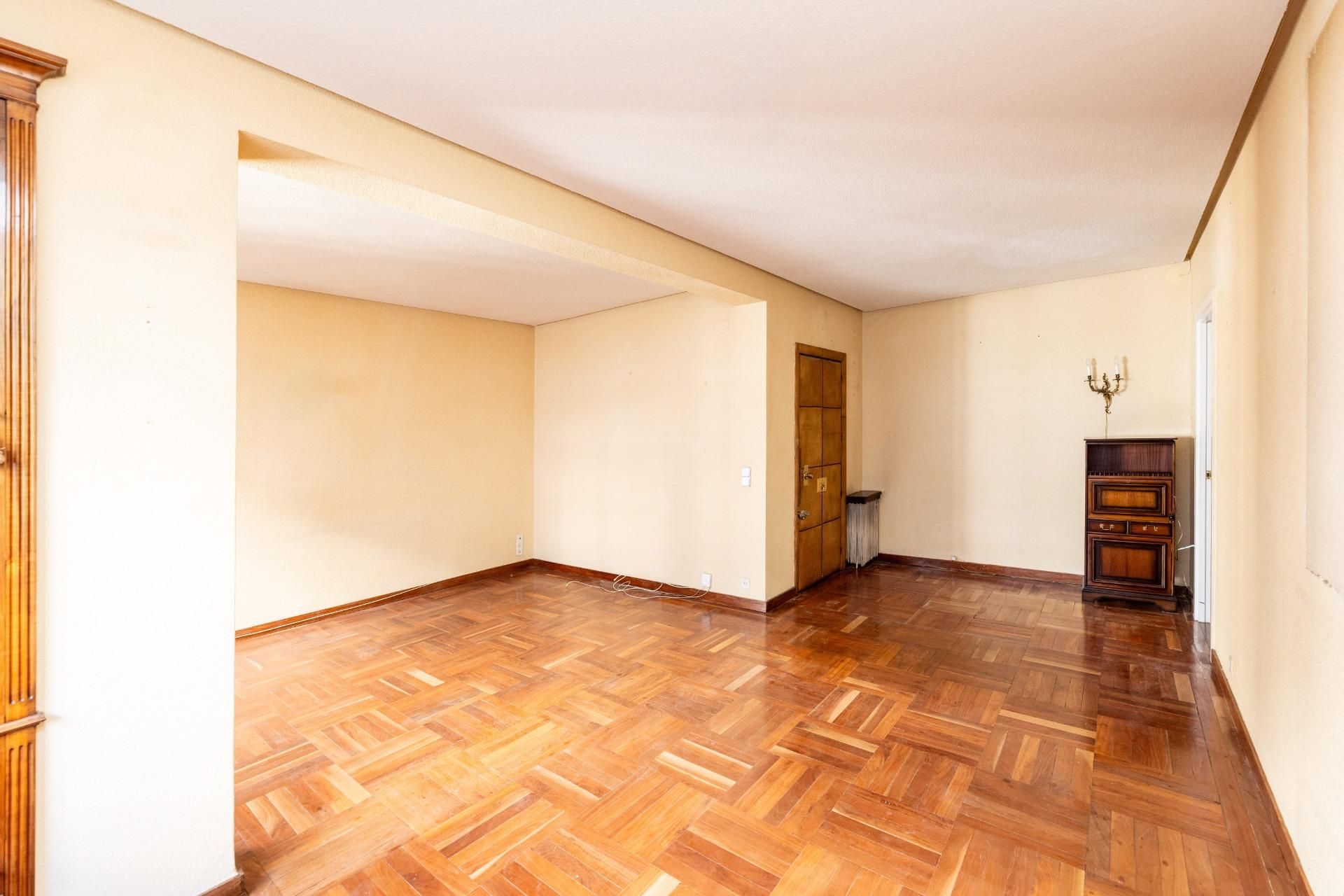 Bedroom of Flat for sale in  Madrid Capital  with Parquet flooring