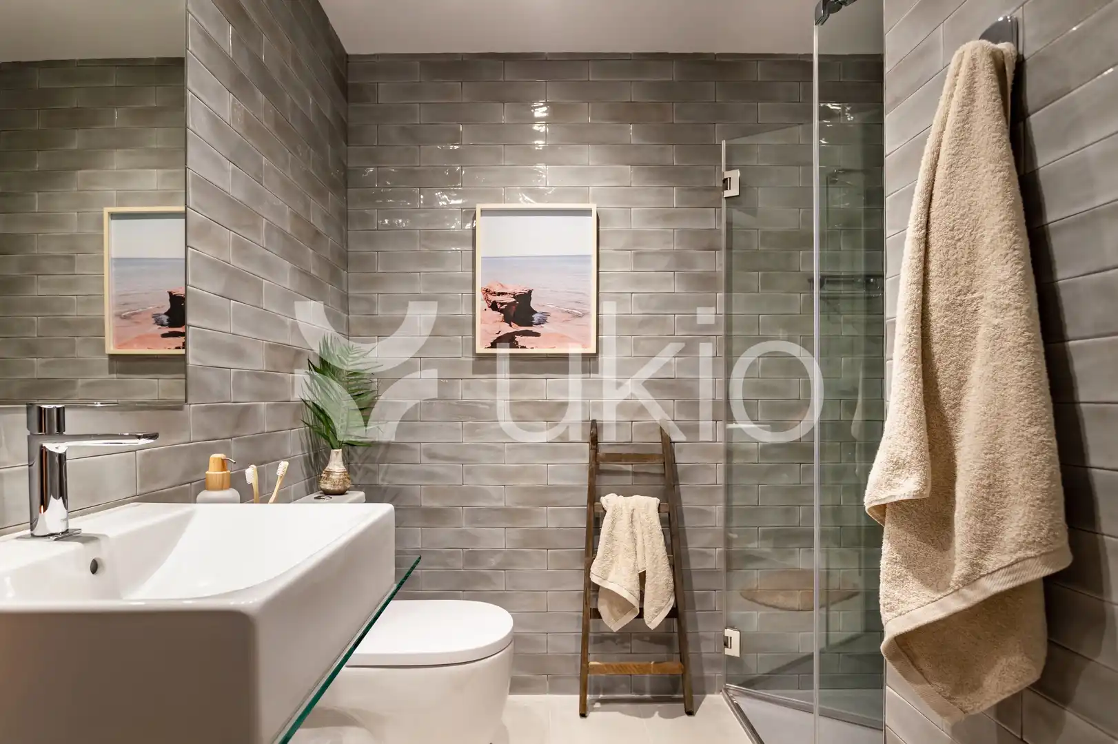 Baño de Apartamento de alquiler en Madrid con Calefacción, Terraza y Amueblado
