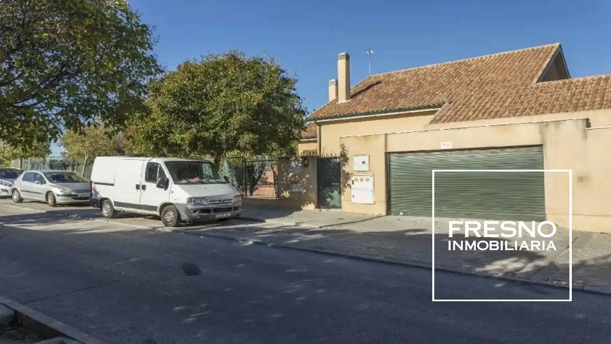 Vista exterior de Casa adosada en venta en Rivas-Vaciamadrid con Jardín privado