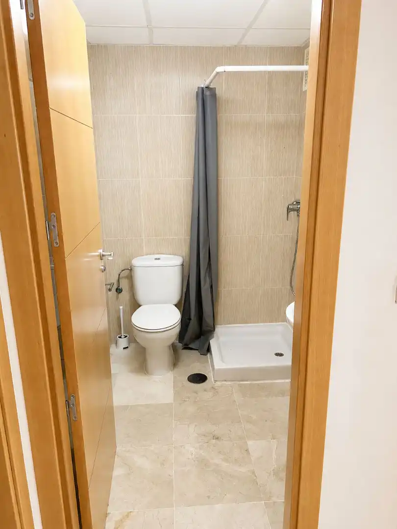 Badezimmer von Wohnung zur Miete in Manilva mit Terrasse, Möbliert und Ofen