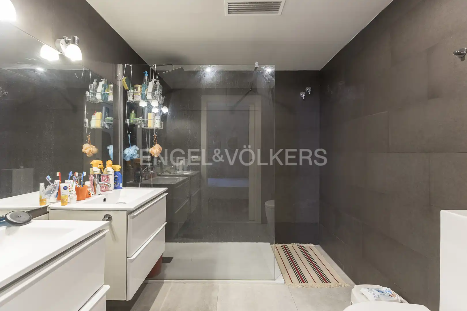 Baño de Piso en venta en Barcelona con Aire acondicionado, Calefacción y Jardín privado