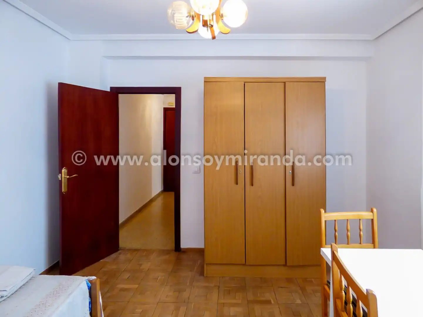 Wohnung zur Miete in Oviedo  mit Heizung, Parkett und Möbliert