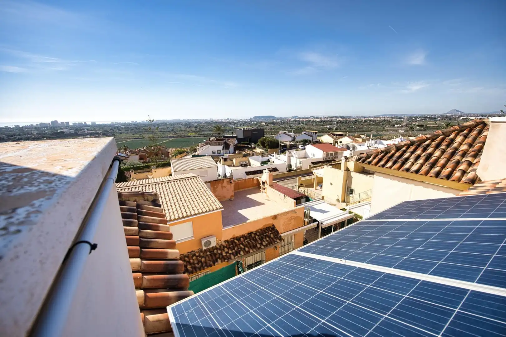 Vista exterior de Casa adosada en venta en Mutxamel con Aire acondicionado, Jardín privado y Terraza