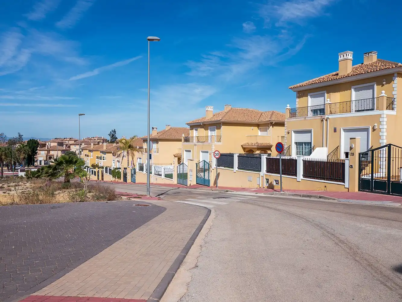 Vista exterior de Edifici en venda en Molina de Segura