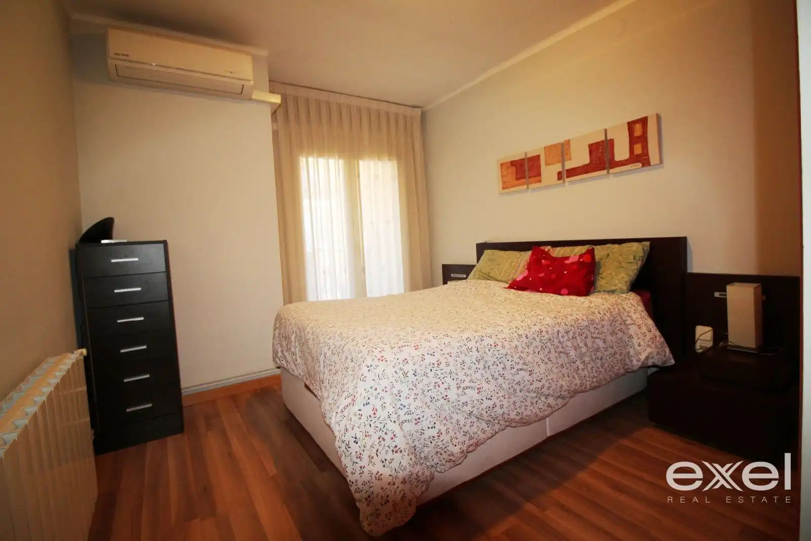 Habitación de Ático en venta en Sant Joan Despí con Aire acondicionado, Calefacción y Parquet