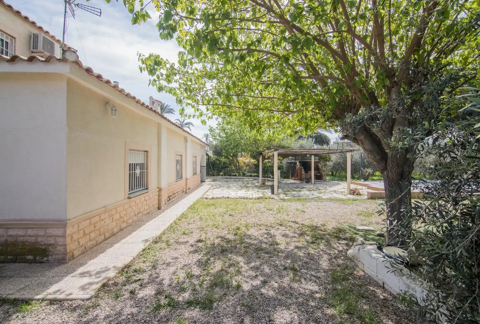 Jardí de Casa adosada en venda en Elche / Elx amb Calefacció, Jardí privat i Terrassa