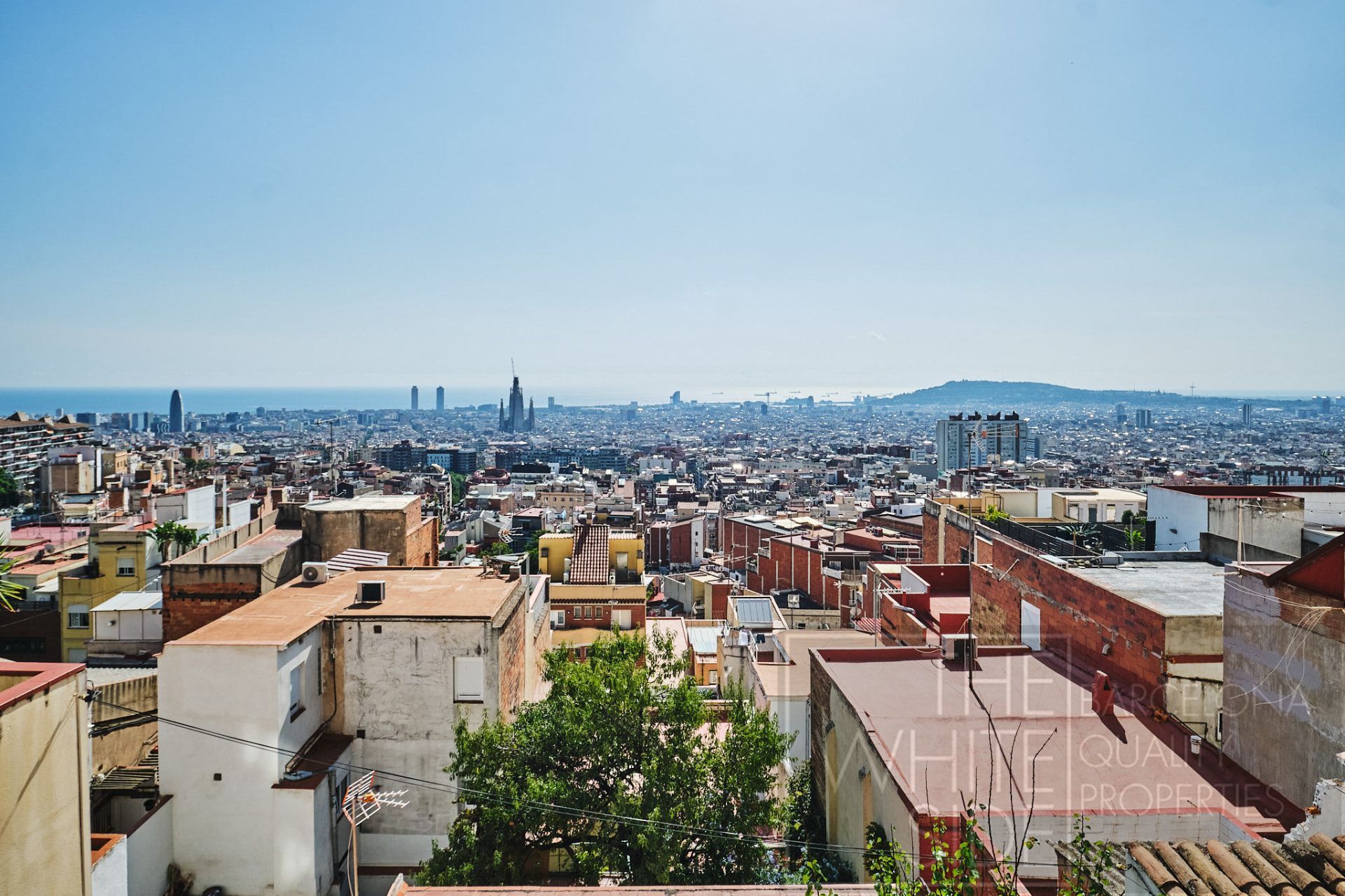 Vista exterior de Casa adosada en venda en  Barcelona Capital amb Calefacció i Terrassa