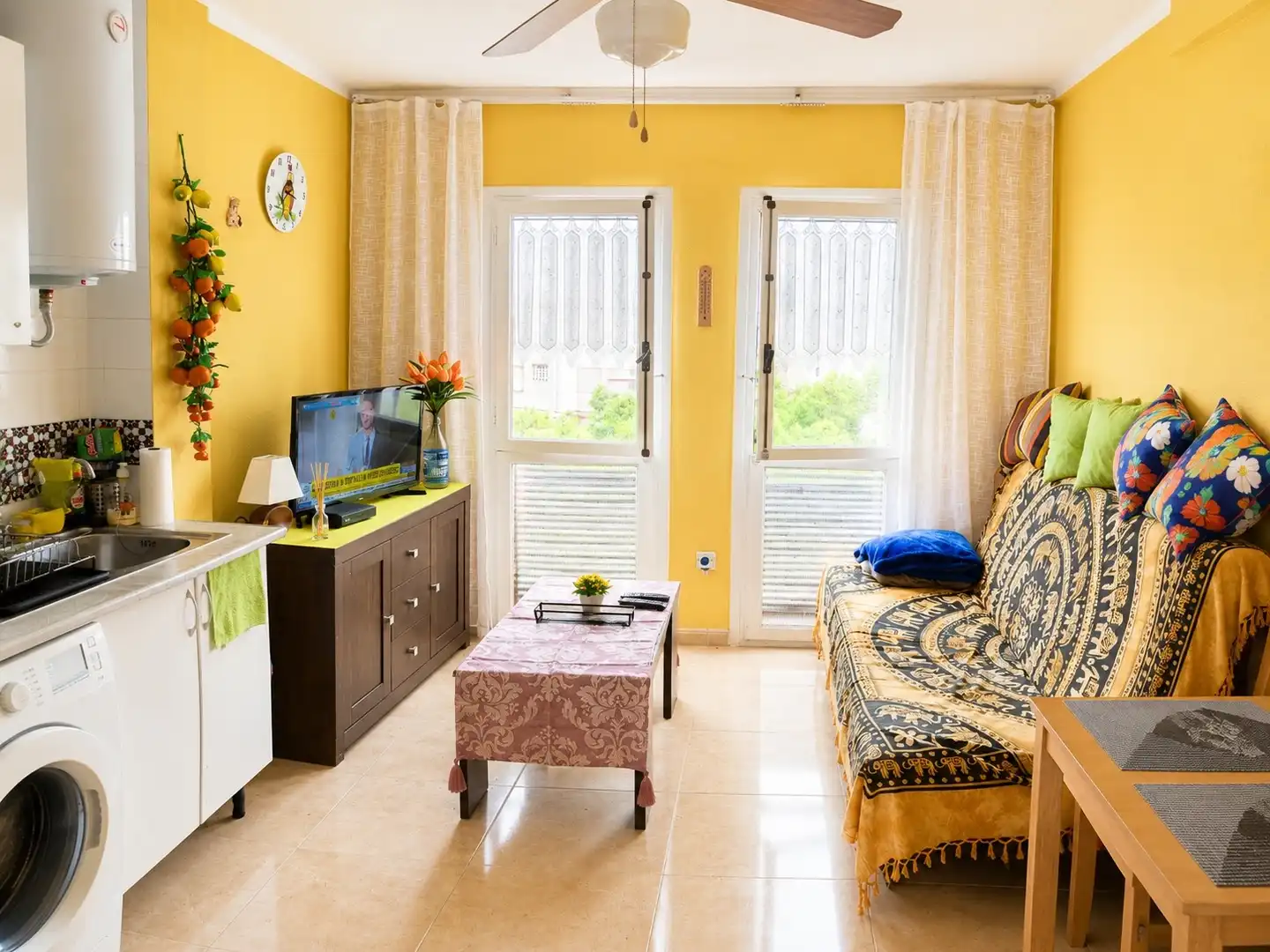 Sala de estar de Dúplex en venta en Torrevieja con Calefacción, Terraza y Piscina