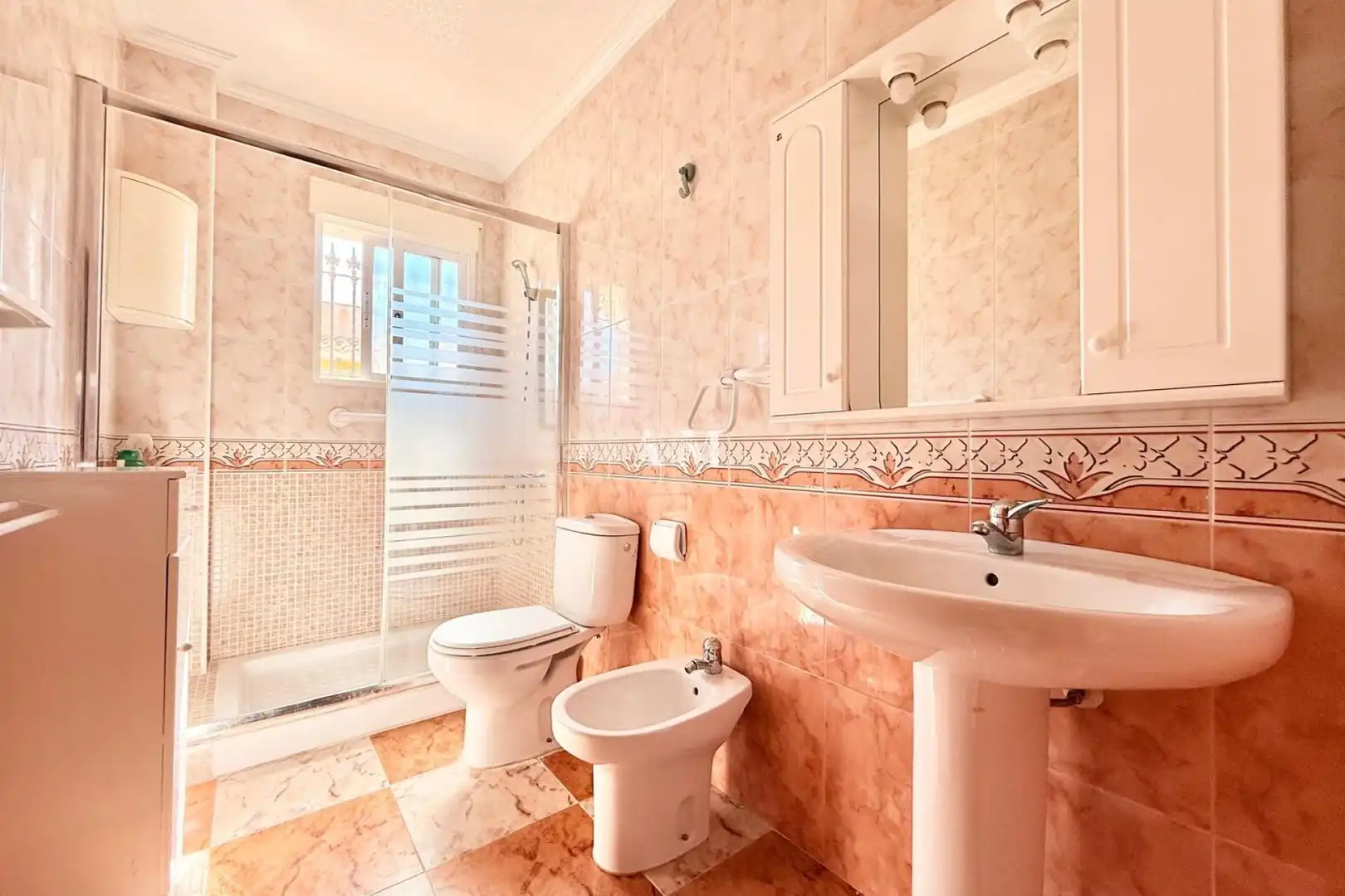 Bathroom of Houses for rent in Orihuela  with Air Conditioner, Heating and Terrace