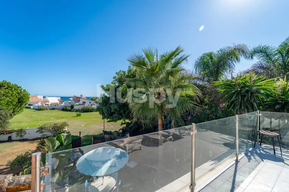 Casa amb terrassa en venda a Urbanizacion Bahia Dorada
