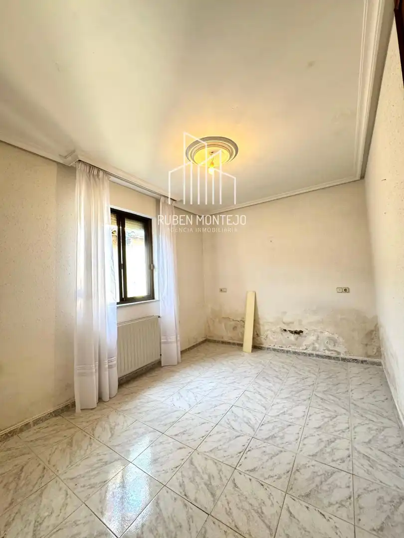 Casa adosada en venta en Gomecello con Calefacción, Terraza y Trastero