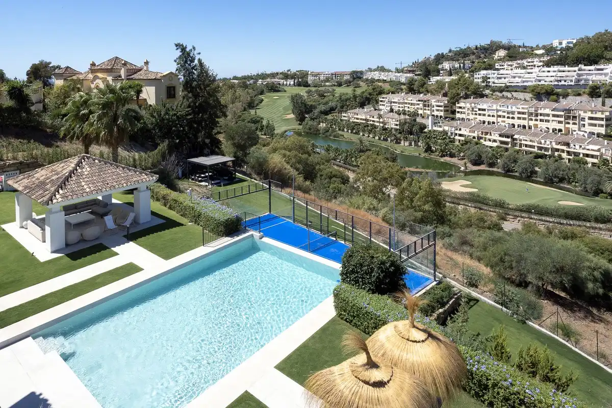 Chalet con piscina en venta en Benahavís pueblo, imagen 2