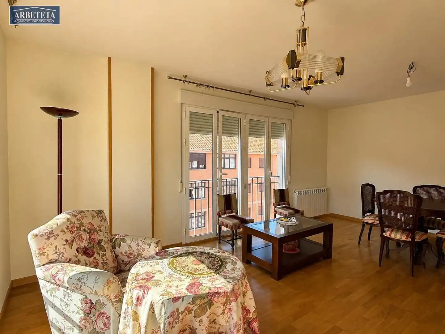 Wohnzimmer von Wohnung zum Verkauf in Sigüenza mit Heizung, Parkett und Gemeinschaftspool