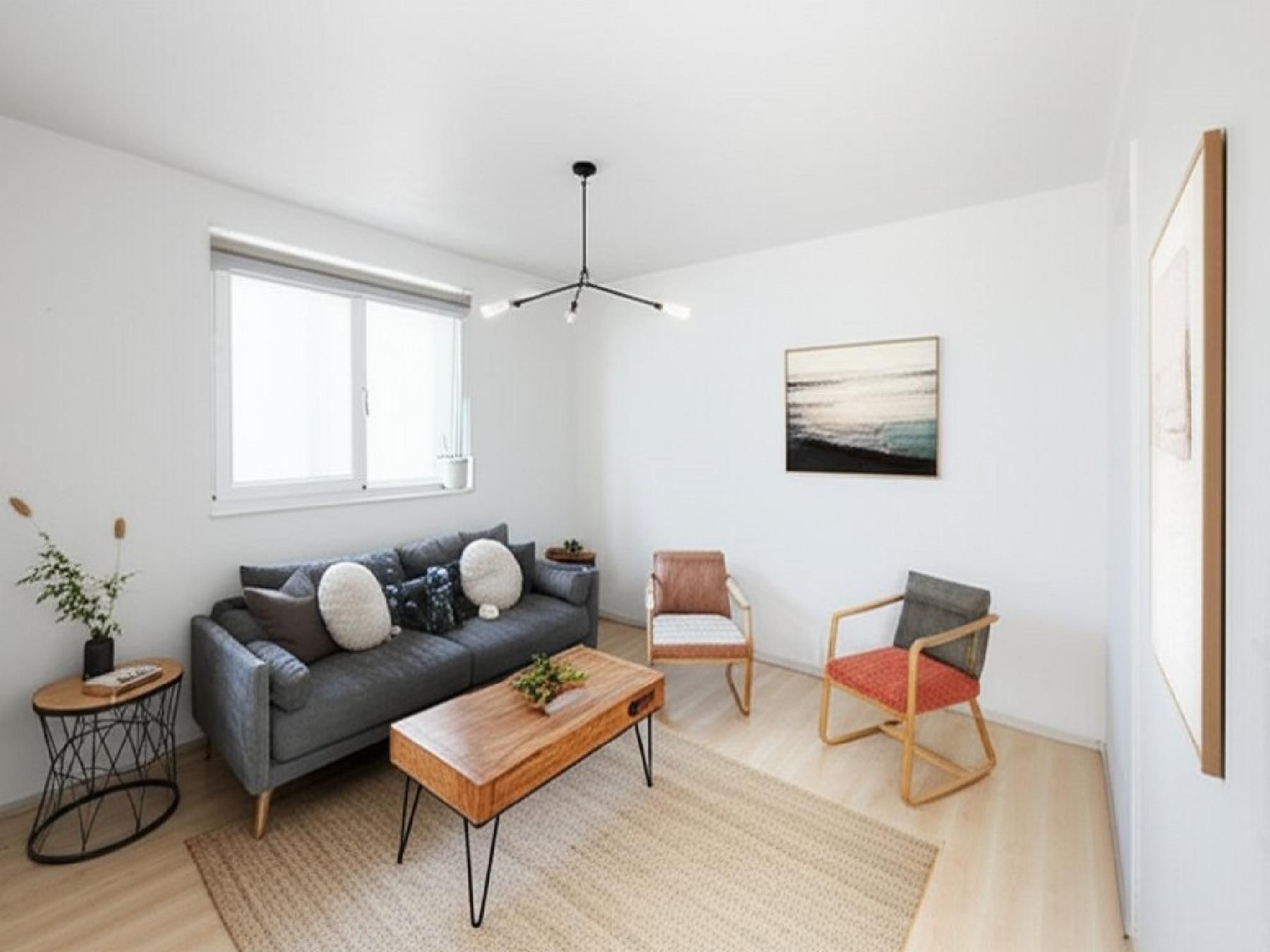 Sala d'estar de Casa o xalet en venda en Rubí amb Jardí privat i Piscina comunitària