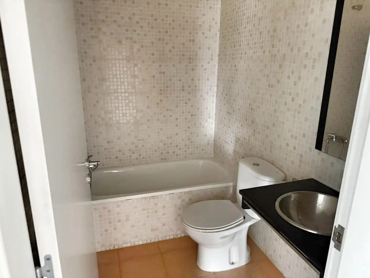 Badezimmer von Einfamilien-Reihenhaus zum Verkauf in Sant Vicenç de Montalt mit Heizung, Privatgarten und Schwimmbad