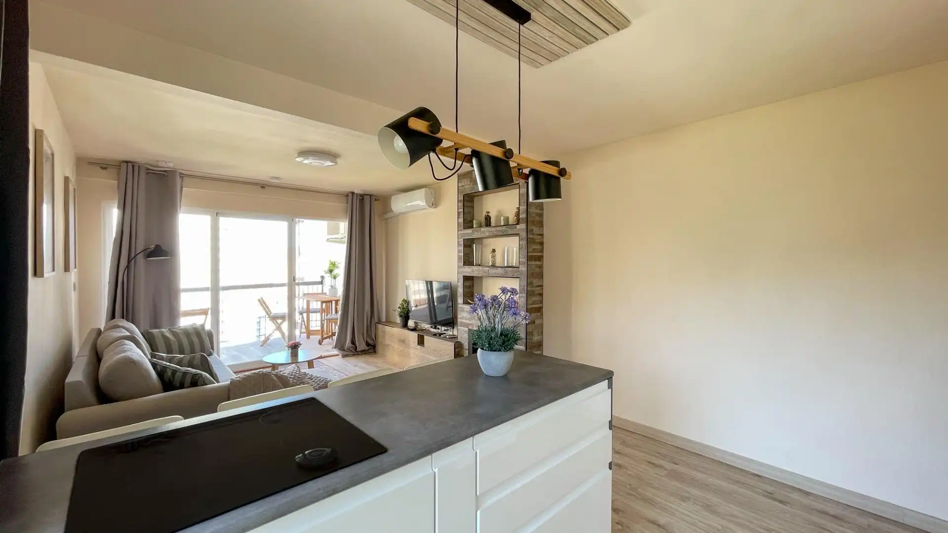 Kitchen of Apartments for rent in Benidorm  with Air Conditioner, Terrace and Furnished